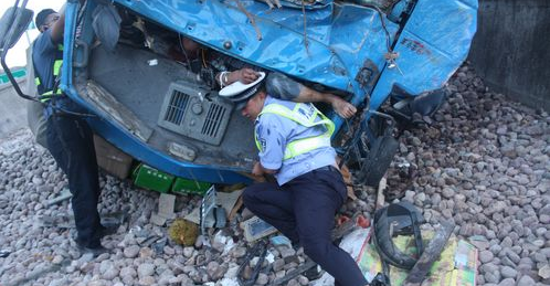 雙利千斤頂救人實例圖片展示